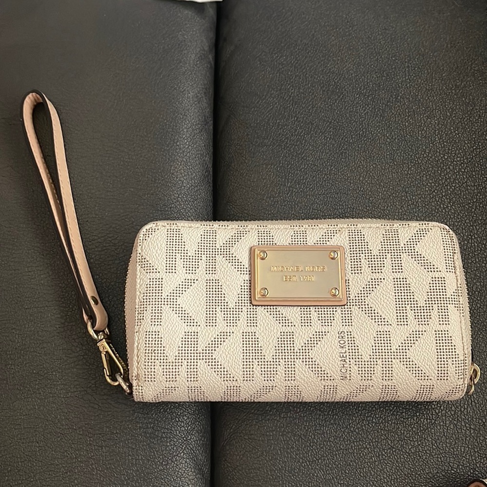 MK wristlet
